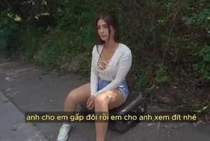 Cô gái trẻ nào sẽ tử tế cho tôi mượn một cái lỗ để sưởi ấm cho cậu nhỏ của tôi?