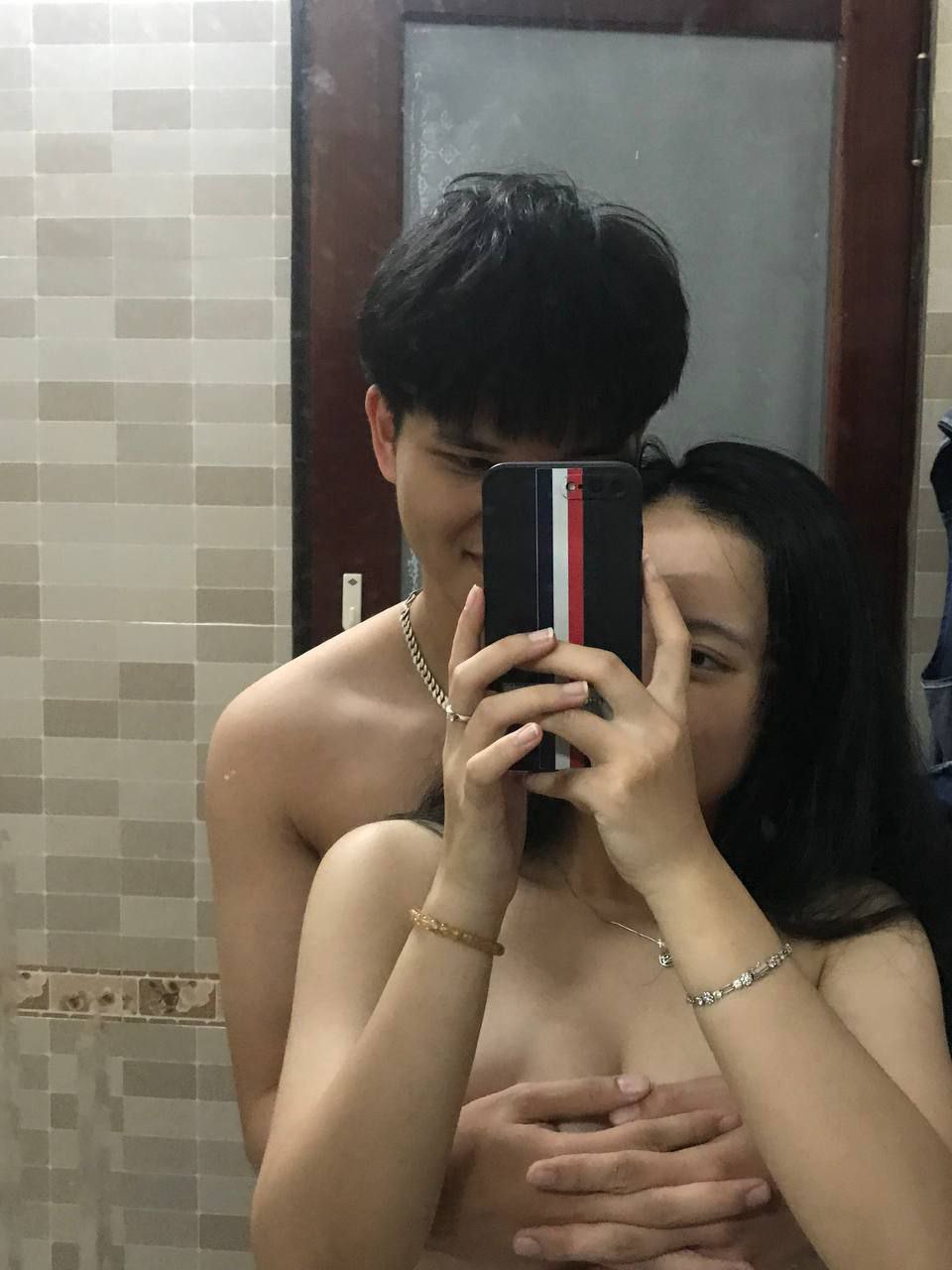Hạnh phúc của một tang gia cực dâm loạn