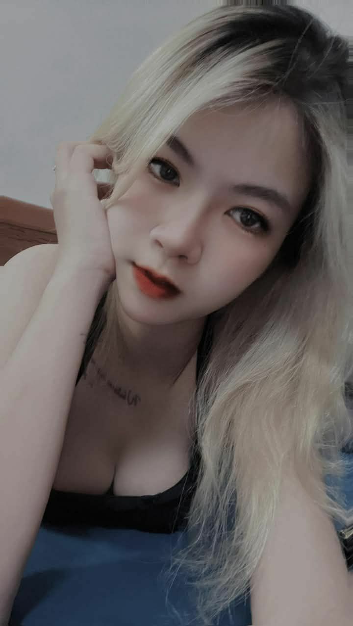 Hết… sữa chua vì người tình xinh dâm